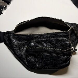 Marc Jacobs Mens Leather Waist Bag Black